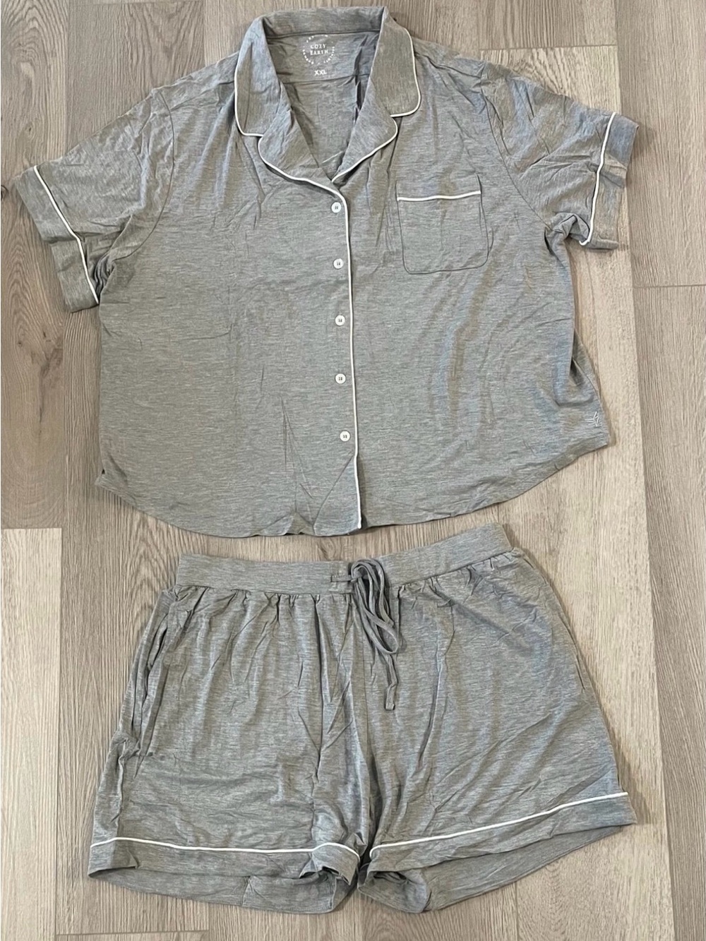 Cozy Earth Pajama Set Women’s XXL Extra Extra Large Shorts & Shirt Grey
